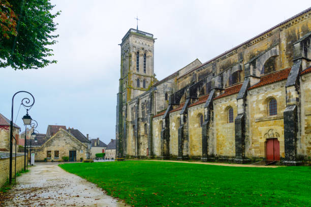 istock The Vezelay Abbey 819709456