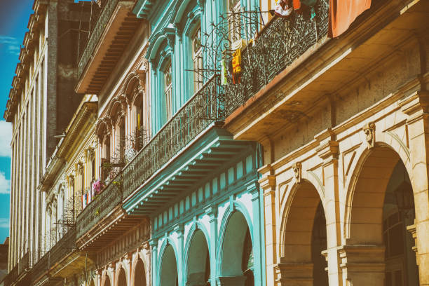 istock Old Havana Colorful Houses 819733852