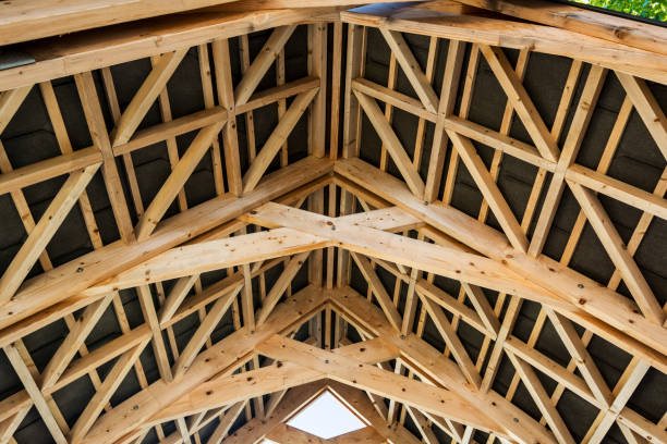 dach-balken - home addition attic timber roof beam stock-fotos und bilder