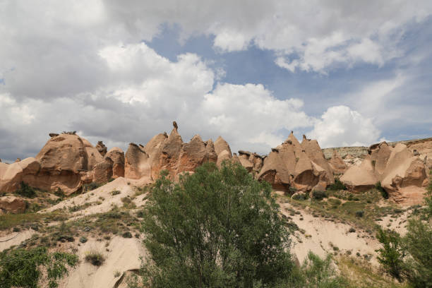 felsformationen im devrent-tal, cappadocia - aredale stock-fotos und bilder