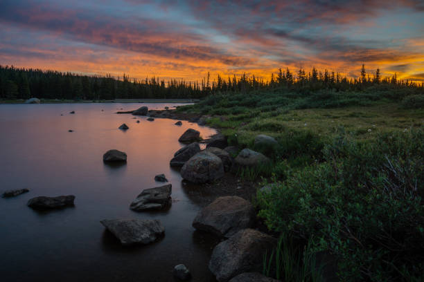 brainard lake sunrise - long exposure imagens e fotografias de stock