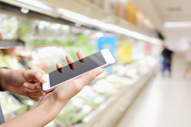 istock Mock up smartphone in supermarket. 820240724