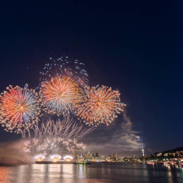 istock fireworks over sea,seattle,washington,usa 820277586