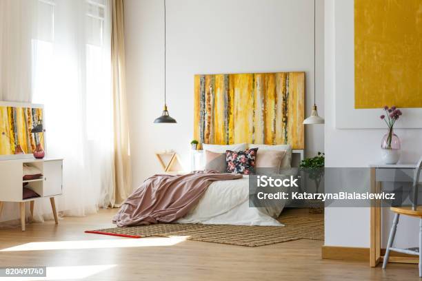Warmen Schlafzimmer Stockfoto und mehr Bilder von Schlafzimmer - Schlafzimmer, Gelb, Kunst