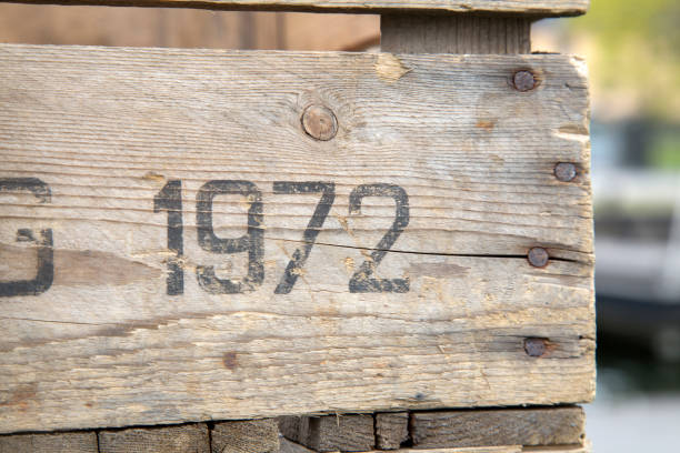 istock Date 1972 Printed on Wood 820600370