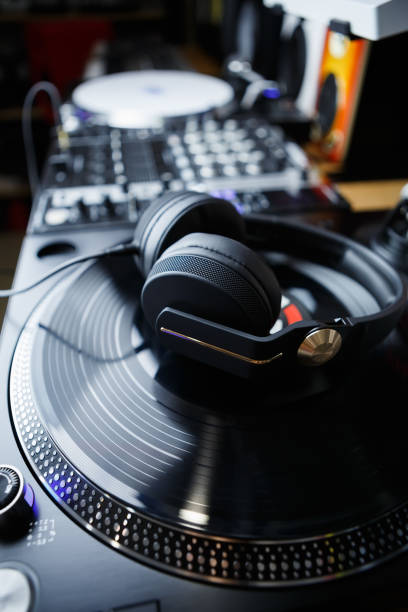 istock Party dj headhpones 820657214