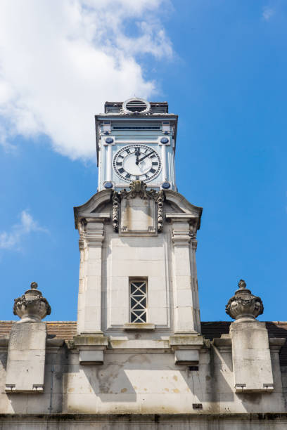 istock Royal Tunbridge Wells - railway station 820773628