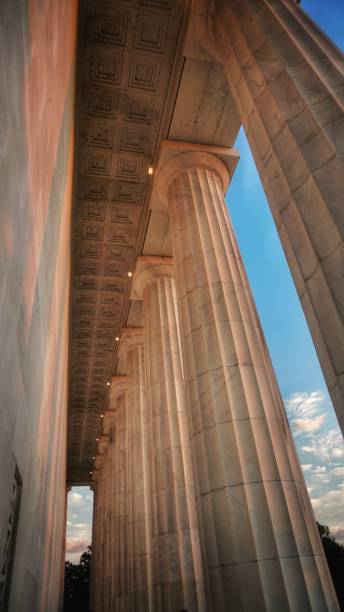 istock Sunset Color on Columns at Lincoln Memorial 820790106