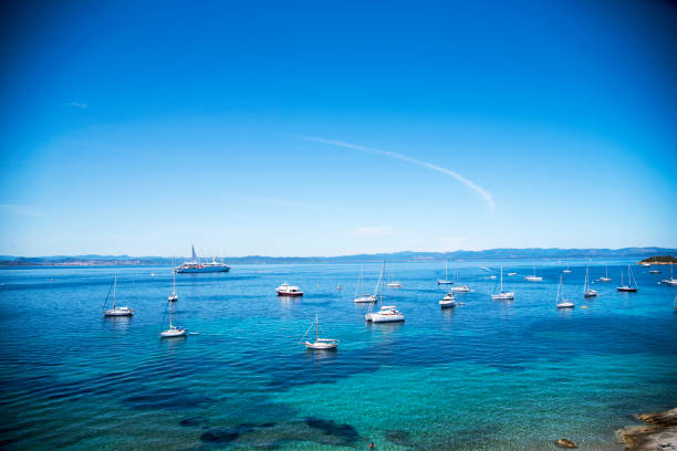 istock Transparent water in the bay 820915602