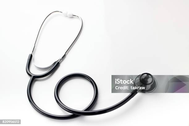 Stetoscopio Isolato Su Sfondo Bianco - Fotografie stock e altre immagini di Stetoscopio - Stetoscopio, Scontornabile, Attrezzi da lavoro