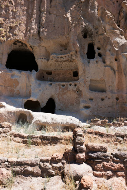 istock Cliff dwelling at Bandalier National Monument 820970756