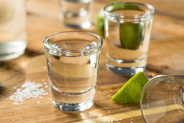 アルコール メスカル テキーラ ショット - drink mexican culture tequila shot tequila ストックフォトと画像