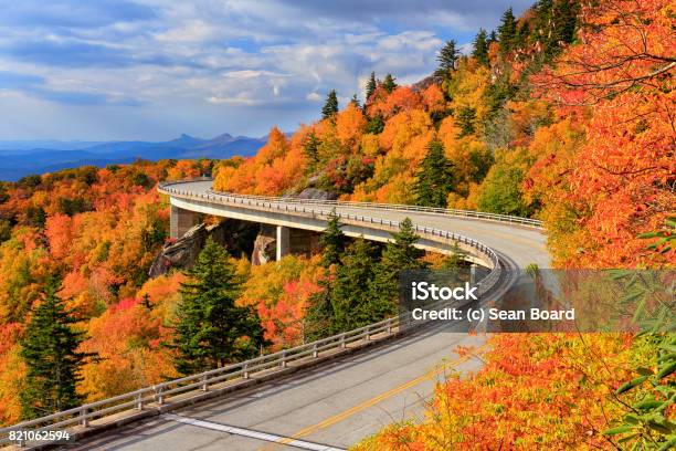 Linn Cove Viaduct Blue Ridge Parkway North Carolina Stock Photo - Download Image Now