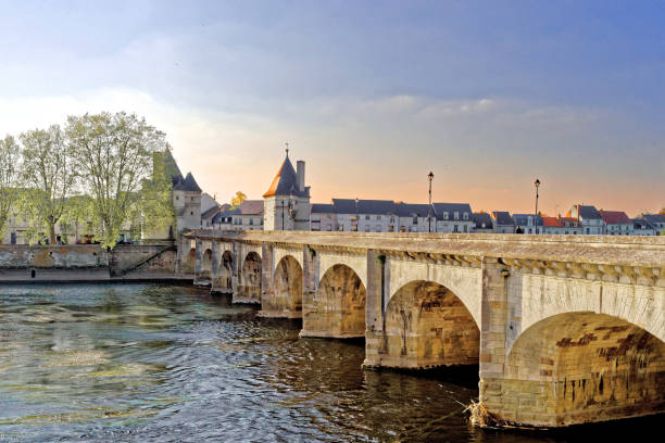 Chatellerault, France The Bridge Henry IV in Chatellerault, France, was built during the 16th century. chatellerault photos stock pictures, royalty-free photos & images