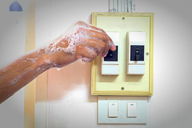 Hand Wet and the power switch lights.