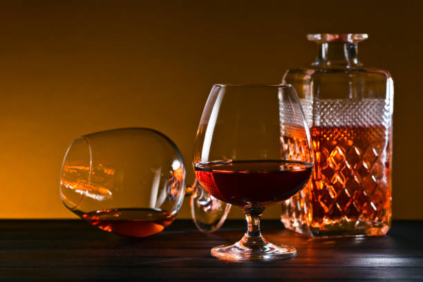 snifter con brandy - 11874 foto e immagini stock