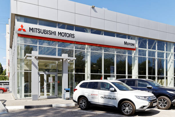 vente de voiture mitsubishi et hyundai et service center - automotive repair center photos et images de collection