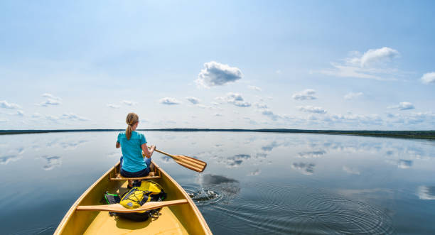 kanu reflexion - prince albert national park stock-fotos und bilder