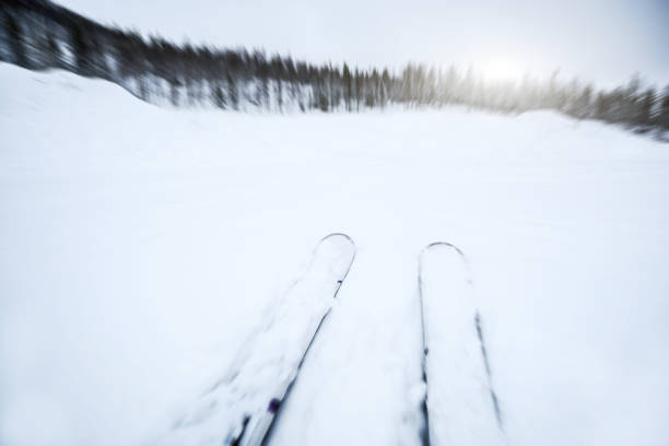 prędkość jazdy na nartach - skiing point of view zdjęcia i obrazy z banku zdjęć