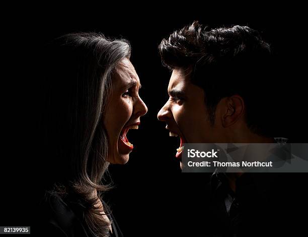 Ältere Frau Und Teen Boy Mit Schreien Stockfoto und mehr Bilder von Rufen - Sprache - Rufen - Sprache, Angesicht zu Angesicht, Wut