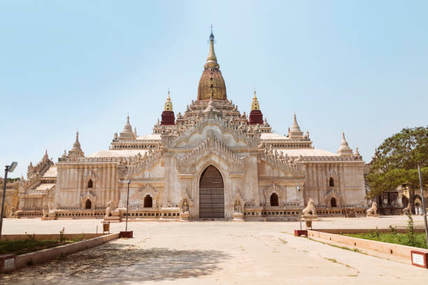 świątynia ananda na równinie bagan, birma, birma - pagoda bagan tourism paya zdjęcia i obrazy z banku zdjęć