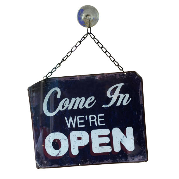 istock Shop entrance open sign isolated 821457130