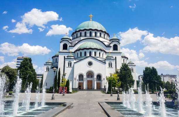 igreja de st sava em belgrado, sérvia - belgrade churches - fotografias e filmes do acervo