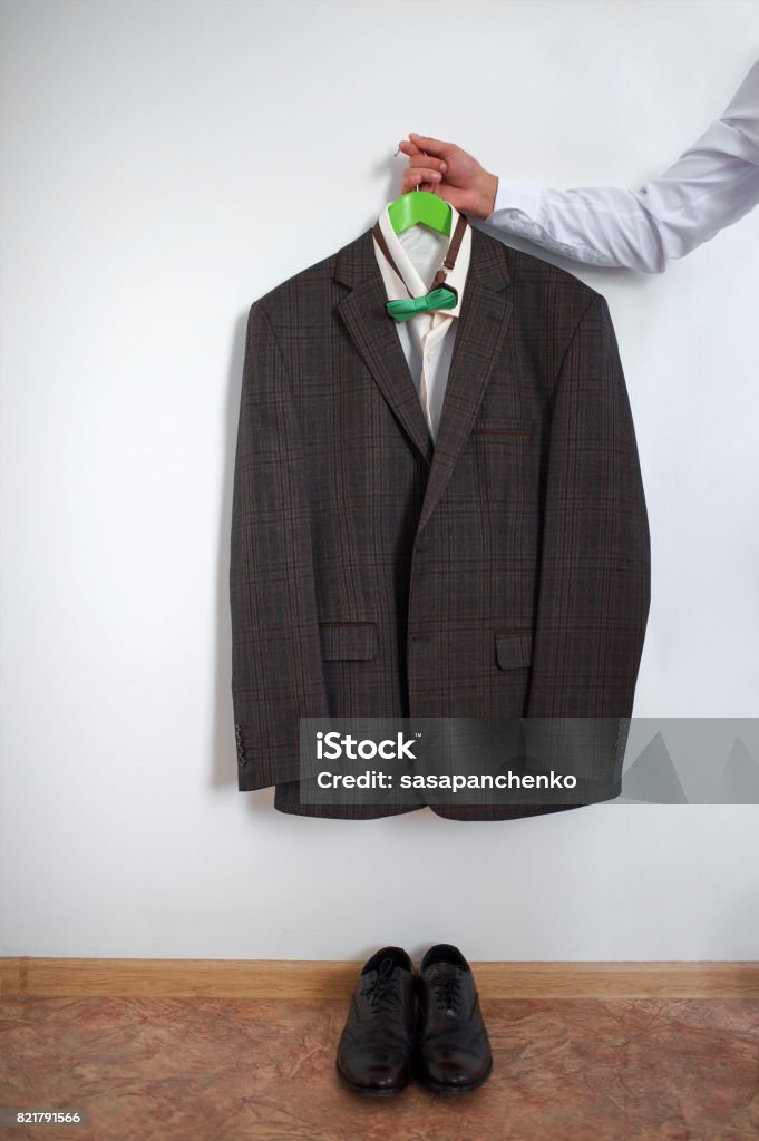 Anzug, Krawatte, Schuhe und weißes Hemd als ein Konzept der Bräutigam - Lizenzfrei Anzug Stock-Foto