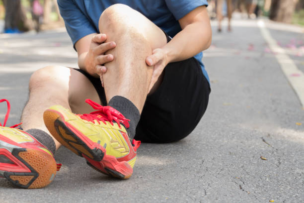 istock Shin bone injury from running, Splint syndrome 821820392