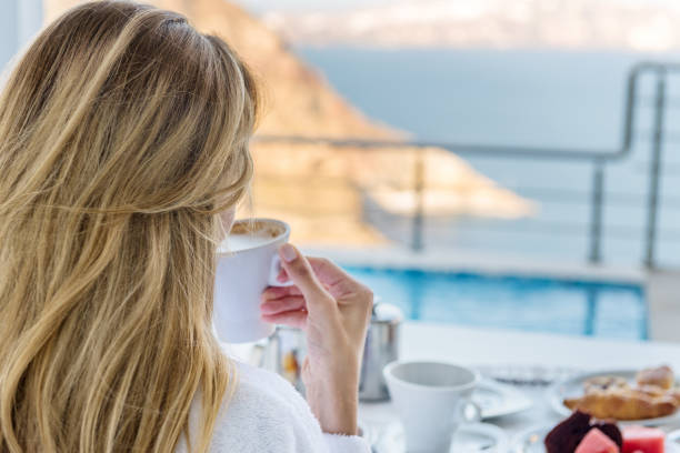 breakfast & sunrise - sea zen like landscape water imagens e fotografias de stock