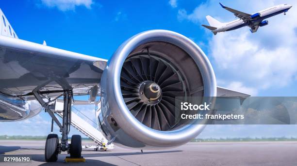 Flughafen Stockfoto und mehr Bilder von Flugzeugtriebwerk - Flugzeugtriebwerk, Flugzeug, Abheben - Aktivität