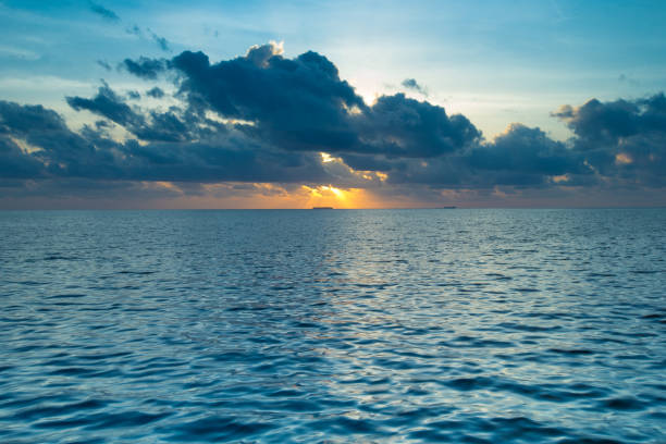istock Colorful Sunset In The Beach 822014822