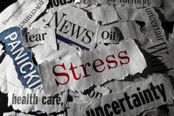 stress newspaper headlines - newspaper headline unemployment finance recession imagens e fotografias de stock