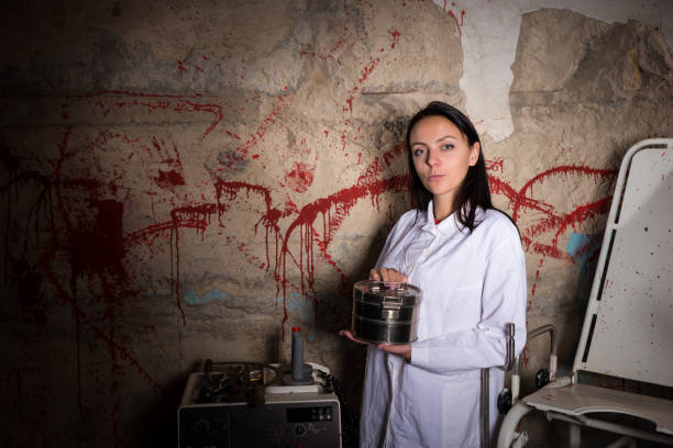 istock Scientist woman holding an aluminum box 822105164