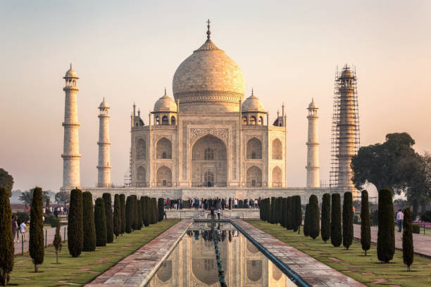 istock Amazing Taj Mahal 822166382