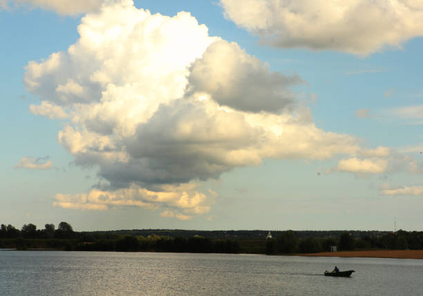 boating and camping on lake jocassee in upstate south carolina