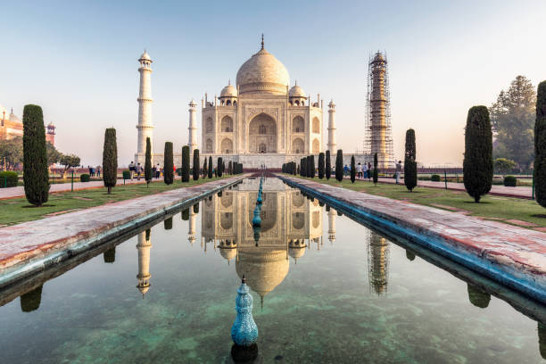 istock Amazing Taj Mahal 822175374