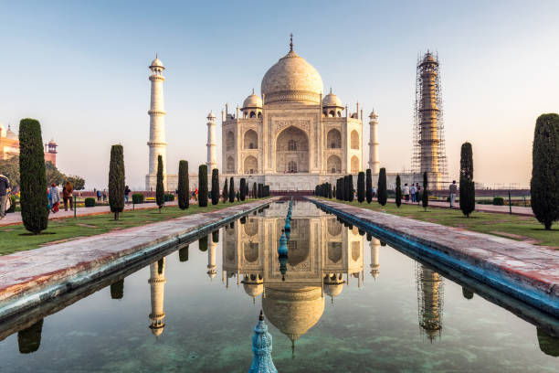 istock Amazing Taj Mahal 822175884