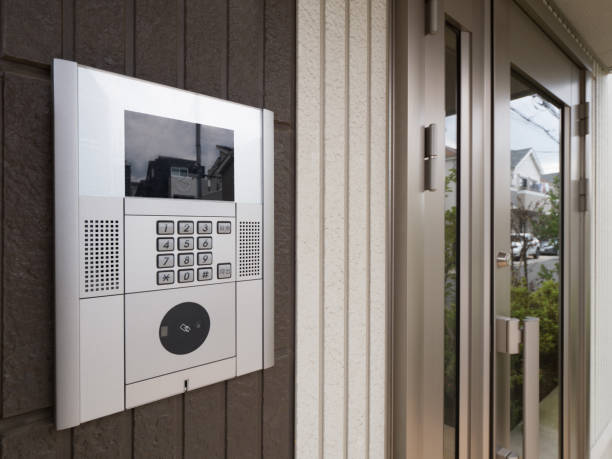 istock Apartment entrance 822253460