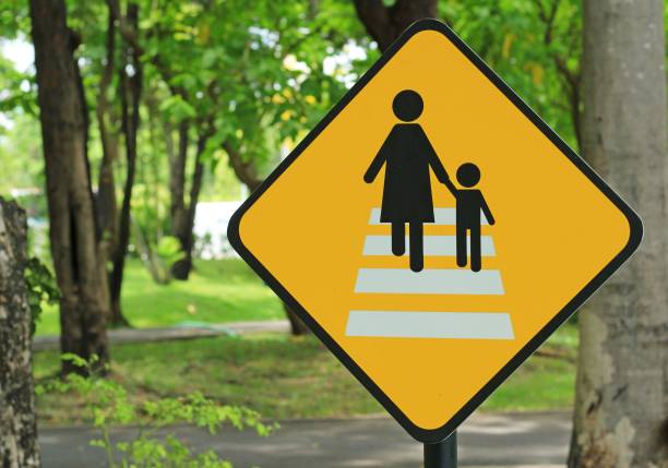 istock Traffic sign road on blur road 822382808
