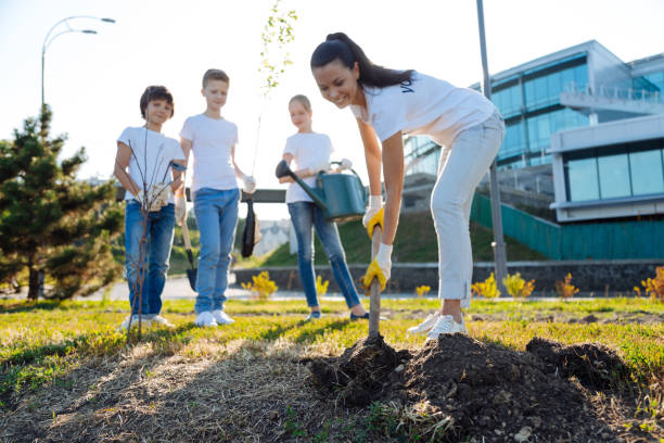 istock Delighted smiling woman digging ground 822391348