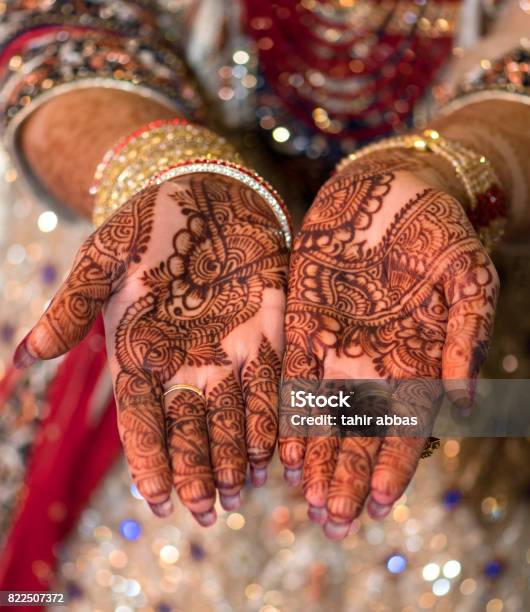 Mehndi On Brides Hands Stock Photo - Download Image Now - Pakistan, Henna Tattoo, Wedding