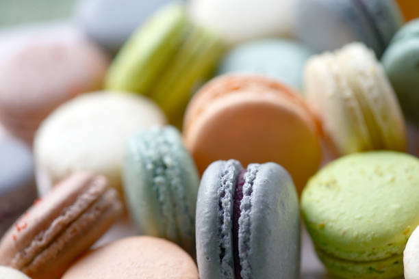 macarons - ornate pattern stack heap photos et images de collection