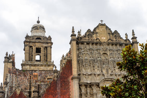 istock Architecture of Mexico City 822510240