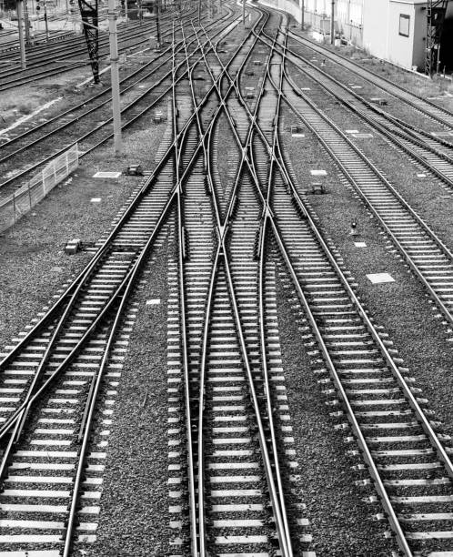 la vía férrea - shunting yard freight train cargo container railroad track fotografías e imágenes de stock