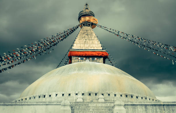 boudhanath stupa는 카트만두에서 - concepts and ideas kathmandu swayambhunath tibet 뉴스 사진 이미지