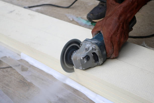 istock Electric circular saw cutting the artificial wood. 822556280
