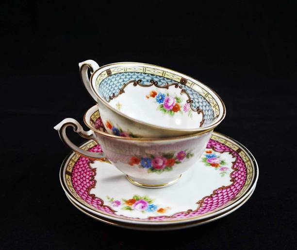 istock Beautiful Vintage teacups as art 822556642