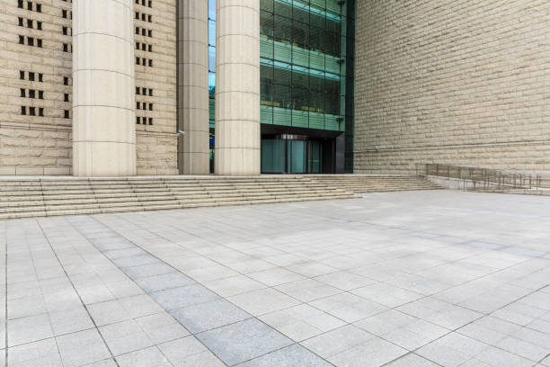istock Empty floors and modern architecture in Shanghai 822605194