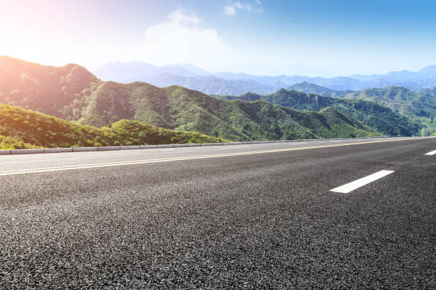 istock Asphalt road in the mountains 822608410
